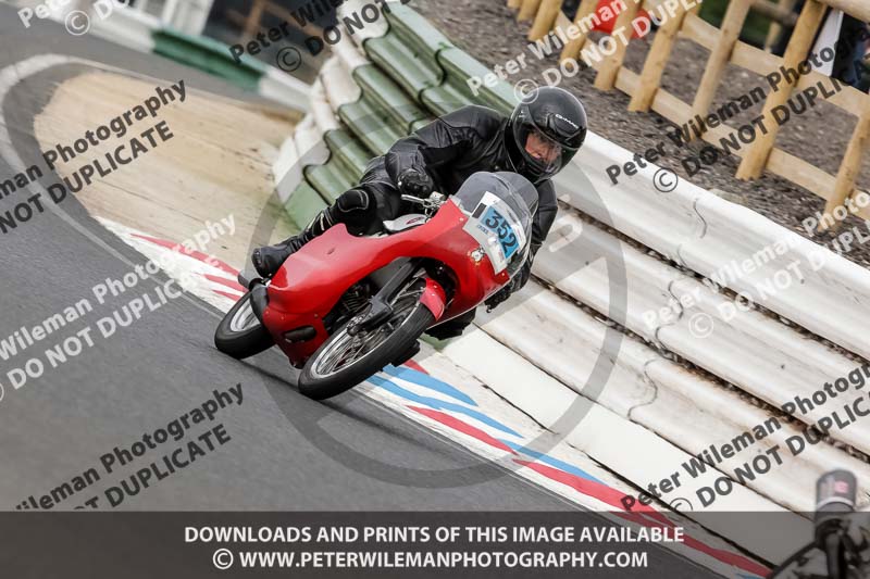 Vintage motorcycle club;eventdigitalimages;mallory park;mallory park trackday photographs;no limits trackdays;peter wileman photography;trackday digital images;trackday photos;vmcc festival 1000 bikes photographs